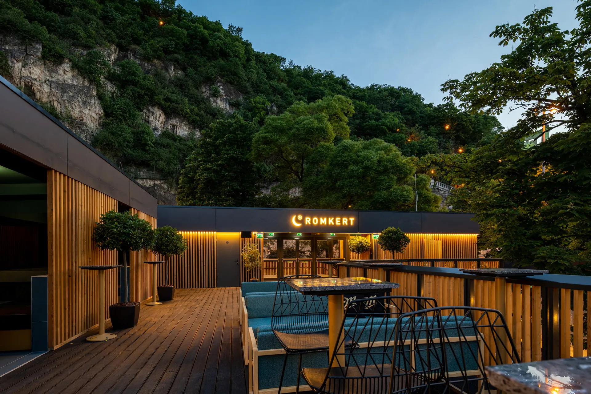 VIP nightclub access in Budapest